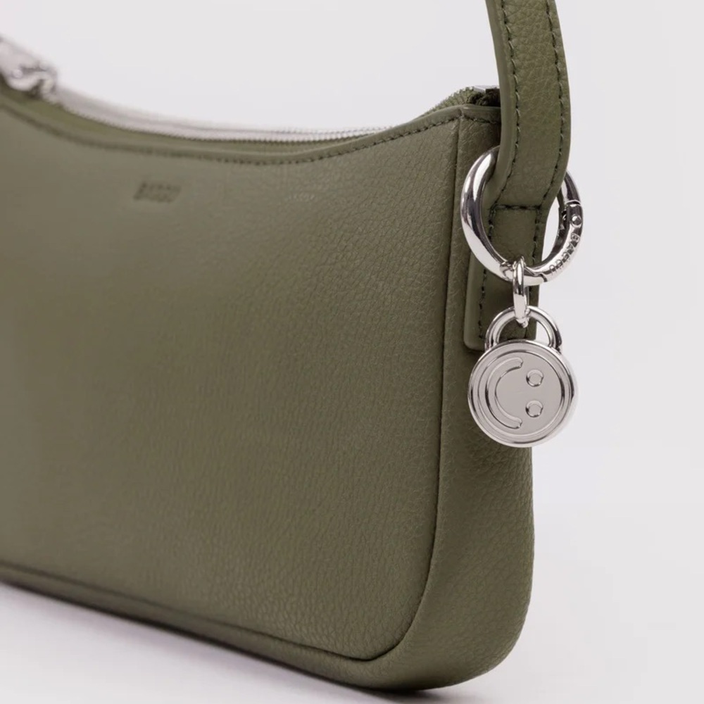BAGGU Recycled Leather Pochette Loden Olive Green NEW WITH TAGS NWT - Picture 4 of 7